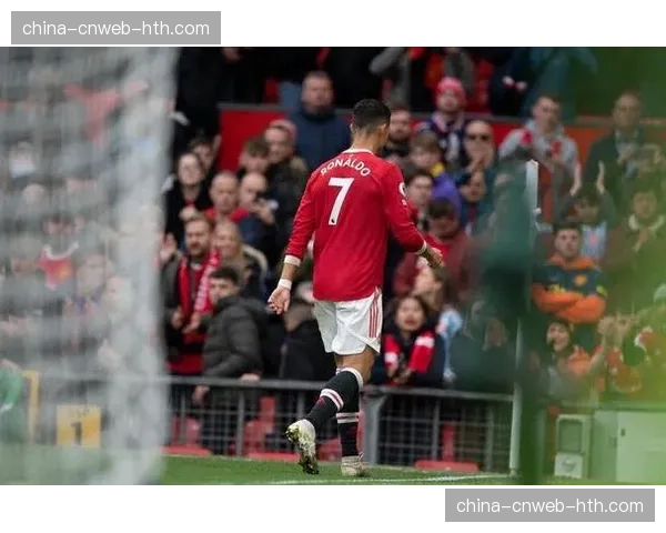 专家评论:卡拉格指出,一名顶级后腰的预判是减少危险区域转换的关键 专家评论:卡拉格指出,一名顶级后腰的预判是减少危险区域转换的关键